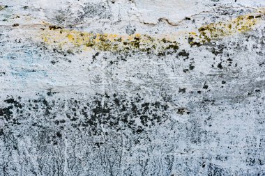 Çatlakları ve çizikleri olan tuğla duvar dokusu arka plan olarak kullanılabilir.