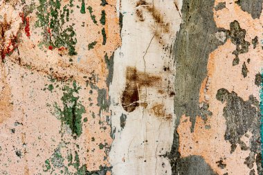 Çatlakları ve çizikleri olan beton bir duvarın dokusu arka plan olarak kullanılabilir.