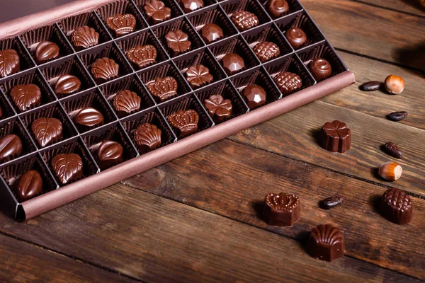 Sortiment Feiner Schokoladenbonbons Weißer Dunkler Und Milchschokolade Hintergrund Kopierraum — Stockfoto