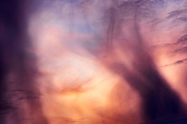 Alacakaranlık gökyüzü güzel doğa dokusunu soyut arkaplanı bulutlandırır