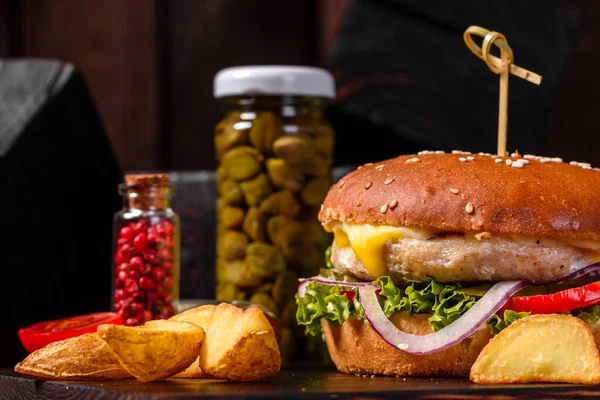 Hamburger Maison Avec Laitue Fromage Gros Plan Hamburgers Savoureux Faits — Photo