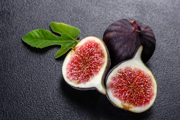 Fresh Ripe Figs Dark Table Healthy Mediterranean Fig Fruit Fresh — Stock Photo, Image