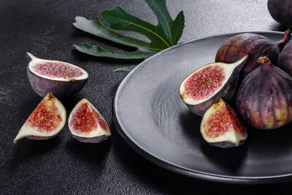 Fresh Ripe Figs Dark Table Healthy Mediterranean Fig Fruit Fresh — Stock Photo, Image