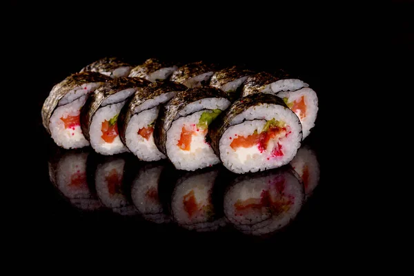 Frische Sushi Brötchen Zubereitet Aus Den Besten Fisch Und Meeresfrüchten — Stockfoto