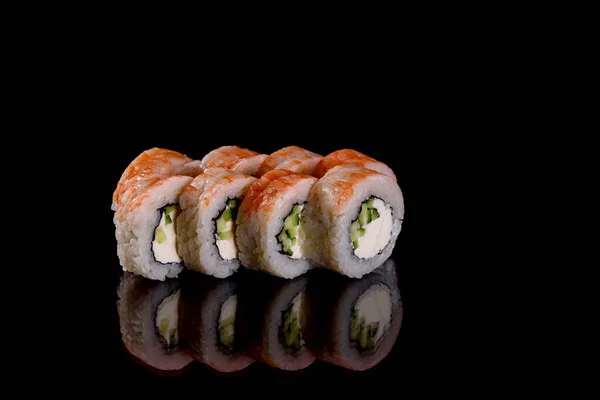 Verse Heerlijke Mooie Sushi Broodjes Een Donkere Achtergrond Elementen Van — Stockfoto