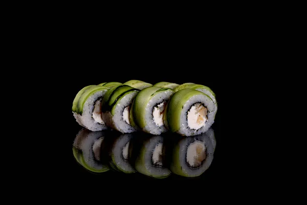 Délicieux Sushis Frais Délicieux Roulent Sur Fond Sombre Éléments Cuisine — Photo