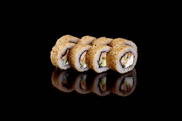 Frescos Deliciosos Rollos Sushi Sobre Fondo Oscuro Elementos Cocina Japonesa — Foto de Stock