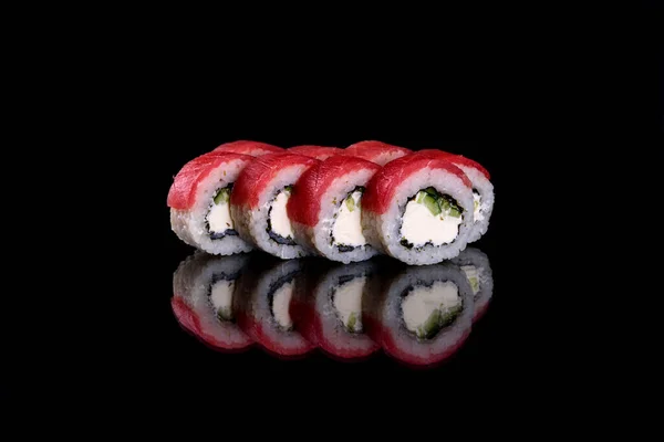 Frescos Deliciosos Rollos Sushi Sobre Fondo Oscuro Elementos Cocina Japonesa —  Fotos de Stock