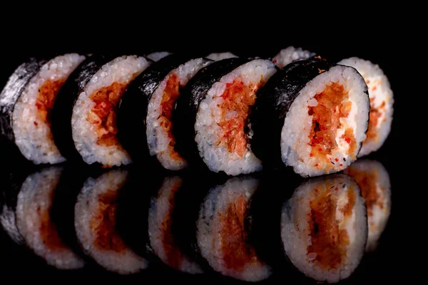 Frescos Deliciosos Rollos Sushi Sobre Fondo Oscuro Elementos Cocina Japonesa —  Fotos de Stock