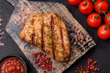 Tavuk göğsü bifteği, ızgara tavuk fileto, sağlıklı yemek, öğle yemeği. Tasarımınız için arka planda tavuk bifteği