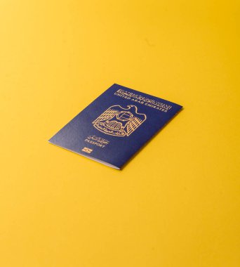 Seyahat etmek, uçmak ve iş yapmak için OAE pasaportu. Sınırı geçmek için Arapça belge