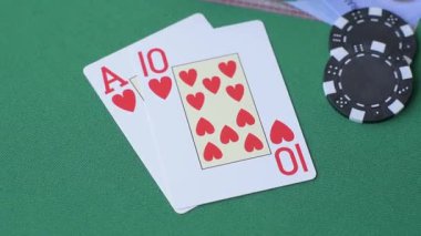 Birleşik Arap Emirlikleri 'nde kumarhane oyunu, kirli para, çip, kart ve diğer özellikler. Emirlikler 'deki kumarhanelerde kumar oynamak senin tasarımının arka planında var.