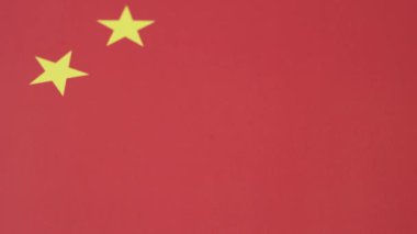 Çin, Çin pasaportu, para ve uçak biletleri. Tasarımınız için arka planda biletleri olan Çin pasaportu