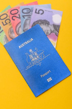 Seyahat etmek, uçmak ve iş yapmak için Avustralya pasaportu. Avustralya belgesi, sınırı geçmek için kimlik