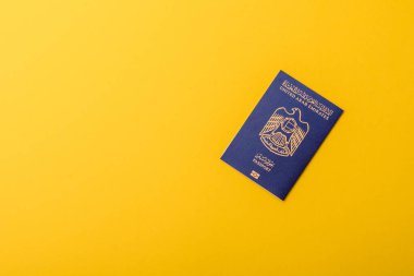 Seyahat etmek, uçmak ve iş yapmak için OAE pasaportu. Sınırı geçmek için Arapça belge