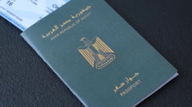 Seyahat etmek, uçmak ve iş yapmak için Mısır pasaportu. Mısır belgesi, sınırı geçmek için kimlik