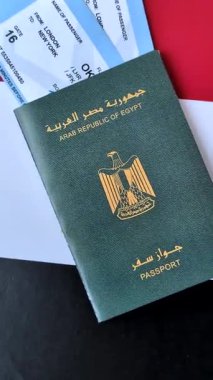 Seyahat etmek, uçmak ve iş yapmak için Mısır pasaportu. Mısır belgesi, sınırı geçmek için kimlik