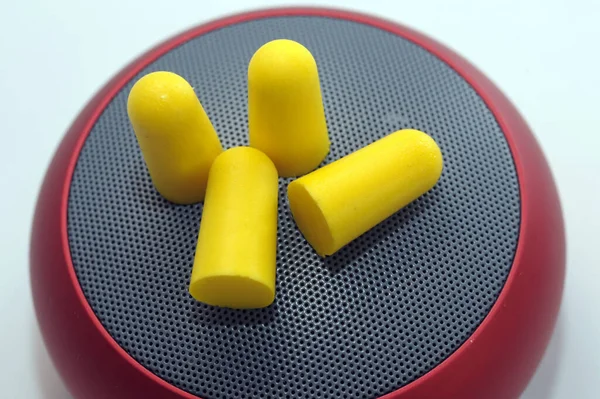 Silicone Noise Plugs Lightweight Vacuum Soft Yellow Earplugs — Stock Photo, Image