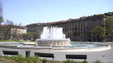 Avrupa, İtalya, Milano Mart 2020 - Cordusio, Via Dante e Sforza Kalesi bomboş - Cordusio, Via Dante ve Sforza Kalesi