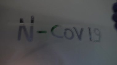 Covid19 şarkı söyleyen sisli ayna 