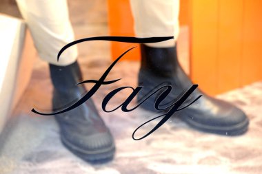 Milan, İtalya - 12 Şubat 2019: Fay logosu ve mağazası 