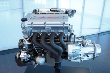 İtalya, Arese, Milan 25 Nisan 2019 - Alfa Romeo araba müzesi