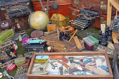 İngiltere, Londra 25 Nisan 2019 - Portobello Road Market 'te eski bir antika eşya