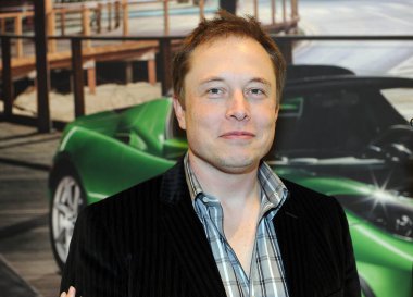 Milan - İtalya 28 Ocak 2019 Tesla elektrikli otomobilinin sahibi