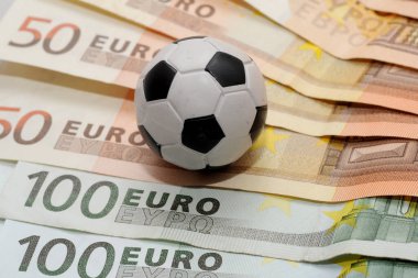 Futbol ve Avrupa parası. Çevrimiçi bahis - spor bahisleri ve kumar bağımlılığı - spor ve futbol