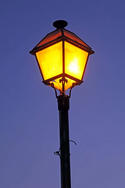 Ulica Światło Nocnym Niebie — Zdjęcie stockowe