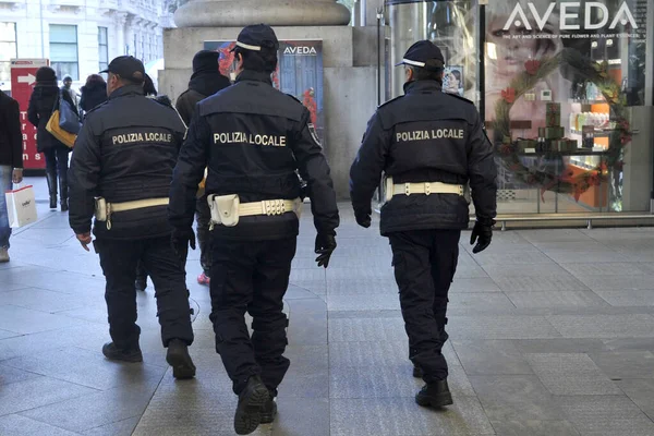 Milão Aumento Dos Controlos Policiais Após Atentados Terroristas Polícia Exército — Fotografia de Stock