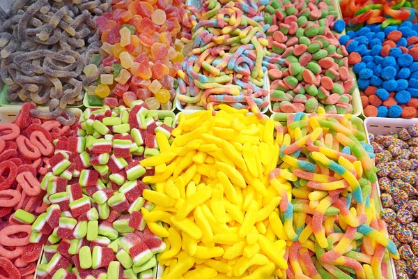 Viele Verschiedene Bunte Bonbons Auf Dem Markt — Stockfoto