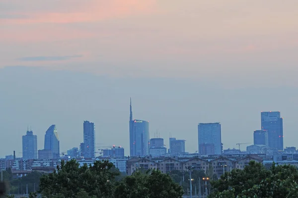 Milán Italia Junio 2019 Skyline Ciudad Torres Rascacielos Atardecer — Foto de Stock