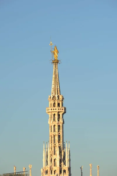 Milán Italia Octubre 2019 Madonnina Símbolo Ciudad Cima Del Duomo — Foto de Stock