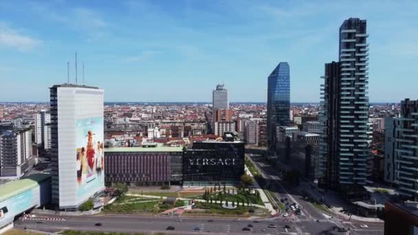 意大利 2020年7月 俯瞰位于加里波第的新总部宫殿的无人机俯瞰市中心城市 意大利绿叶风格的新天空 — 图库视频影像