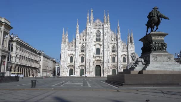 Milano Italia Huhtikuu 2020 Tyhjä Aukio Duomon Katedraalissa Keskustassa Vittorio — kuvapankkivideo