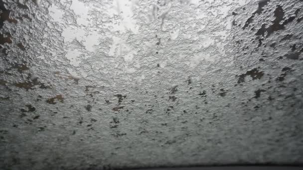 Kış Günü Arabanın Camına Yağmur Buz Gibi Kar Yağar — Stok video