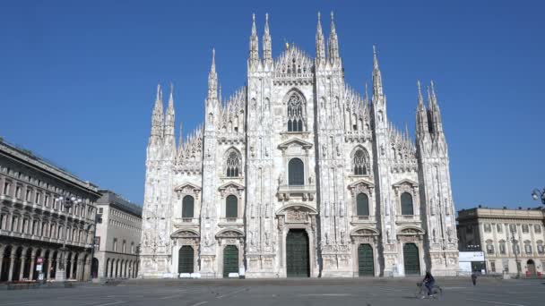 Milano Aprile 2020 Piazza Vuota Nel Duomo Galleria Vittorio Emanuele — Video Stock