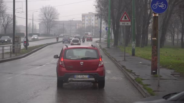 Italia Milán Enero 2020 Tráfico Congestionado Automóviles Contaminación Atmosférica Giambellino — Vídeo de stock
