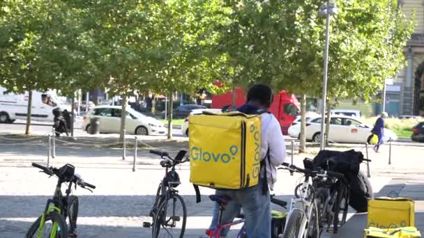 Italie Milan Septembre 2019 Cyclistes Livrent Nourriture Maison Bureau Lorsque — Video