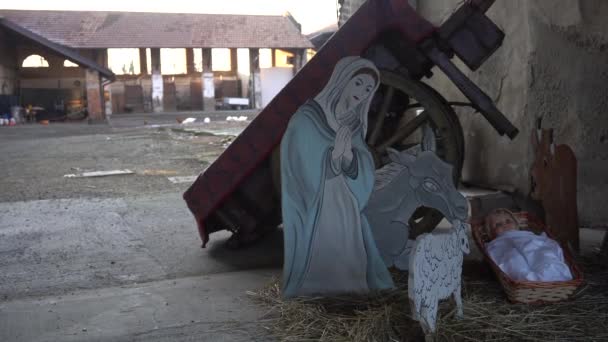 Christelijke Kerststal Met Baby Jezus Jozef Maria Een Boerderijtje — Stockvideo