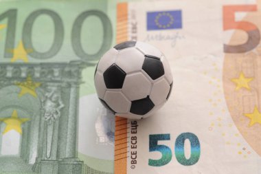 Futbol ve Avrupa parası. Çevrimiçi bahis - spor bahisleri ve kumar bağımlılığı - spor ve futbol