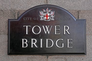 Londra, Tower Bridge harfleriyle imzalayın.