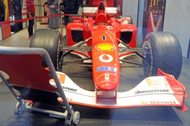 Milan, İtalya 29 Ocak 2019 - Ferrari Mağazası