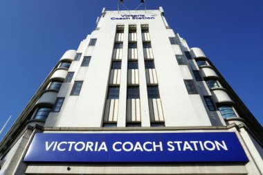 Ünlü markaların harfleri. 