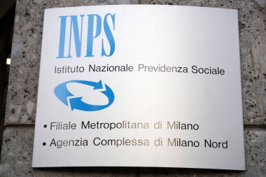 MILAN, ITALY - 13 Ocak 2020: İtalyan INPS ofisi cephesi, INPS Istituto Nazionale della Previdenza Sociale olarak da bilinir.