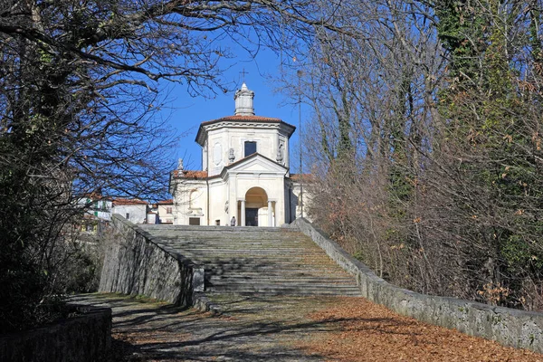 Dağlardaki Kilise — Stok fotoğraf