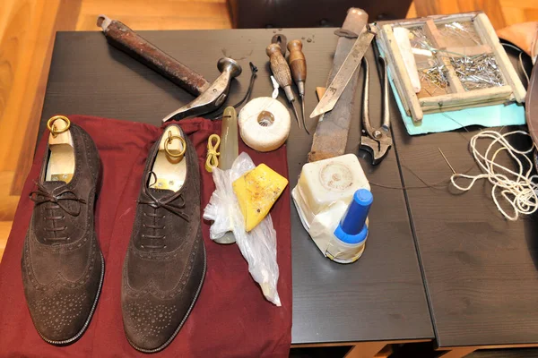 Werkzeuge Für Die Reparatur Von Schuhen — Stockfoto