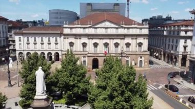 İtalya, Milan 26 Aralık 2019 - İtalya Milano şehir simgesi La Scala tiyatro binası