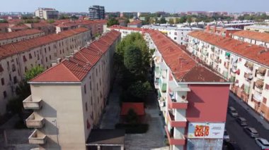 İtalya 'da konforlu evleri olan bölge manzarası.